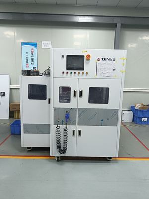 반도체 산업에서 사용되는 500mm 크기의 트림 앤 폼 머신